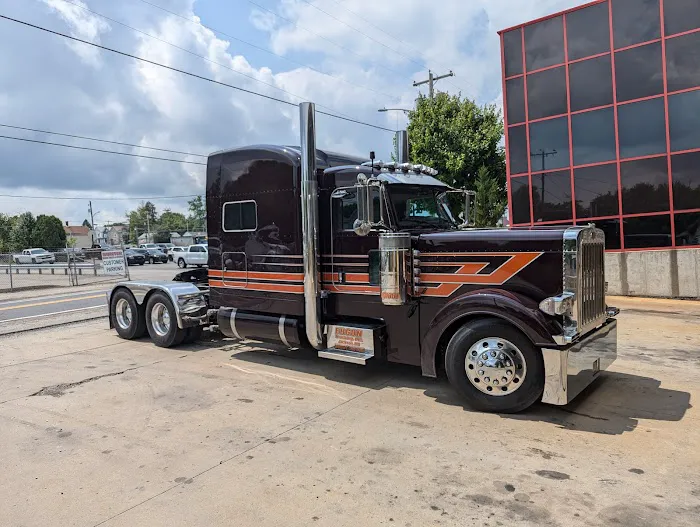 Hunter Truck - Body Shop 0
