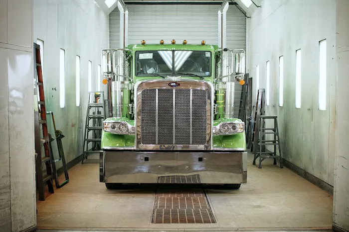 Hunter Truck - Body Shop 7