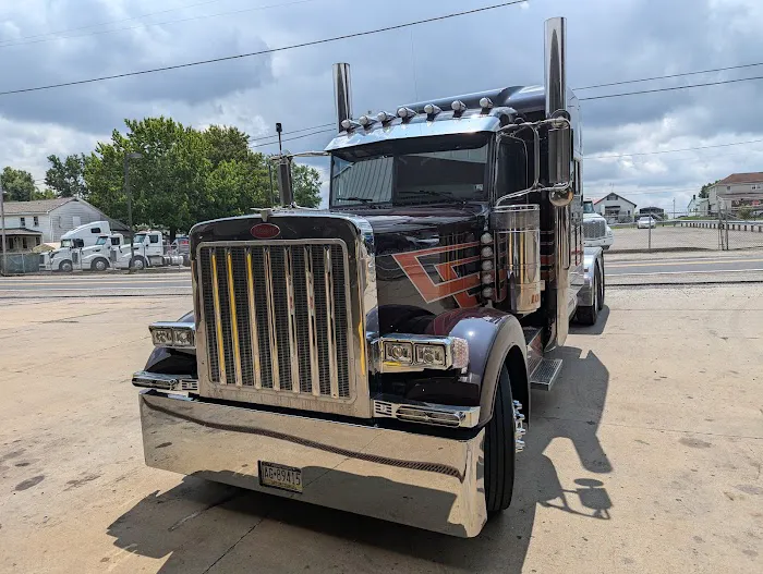 Hunter Truck - Body Shop 3