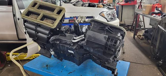 DeNooyer Ford Service 3
