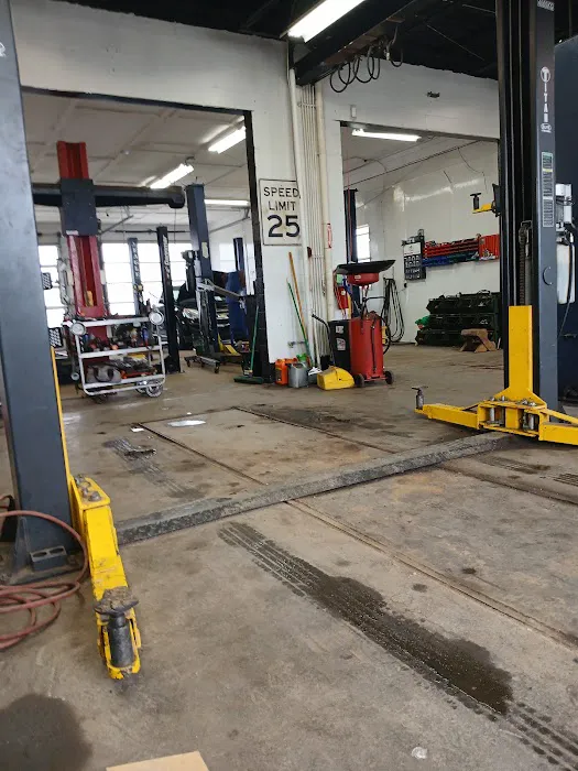 Mike's Busted Knuckle Auto Repair 9