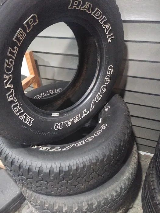 Mike's Busted Knuckle Auto Repair 4