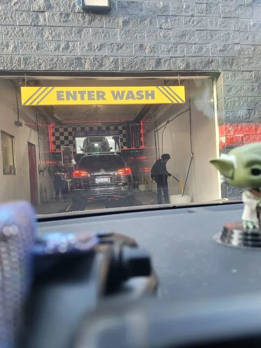 Fast Eddie's Car Wash and Oil Change 9