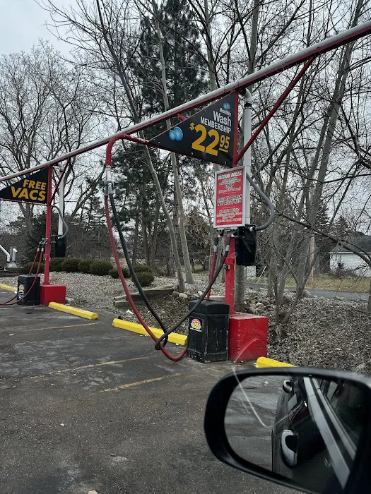 Fast Eddie's Car Wash and Oil Change 4
