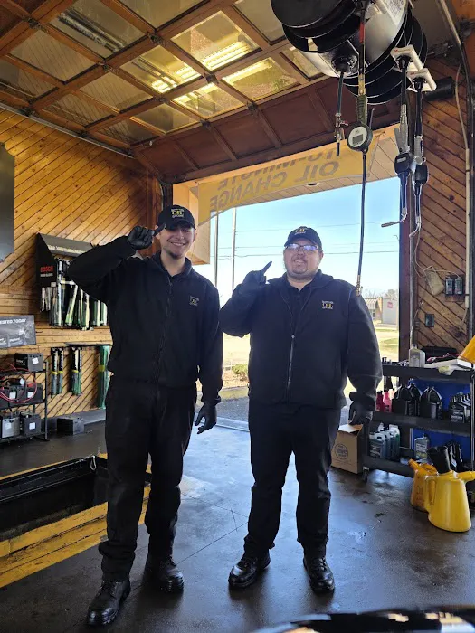 Uncle Ed's Oil Shoppe 4