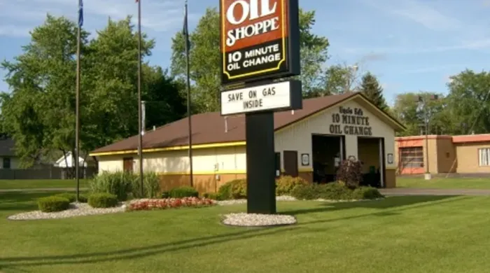 Uncle Ed's Oil Shoppe 9