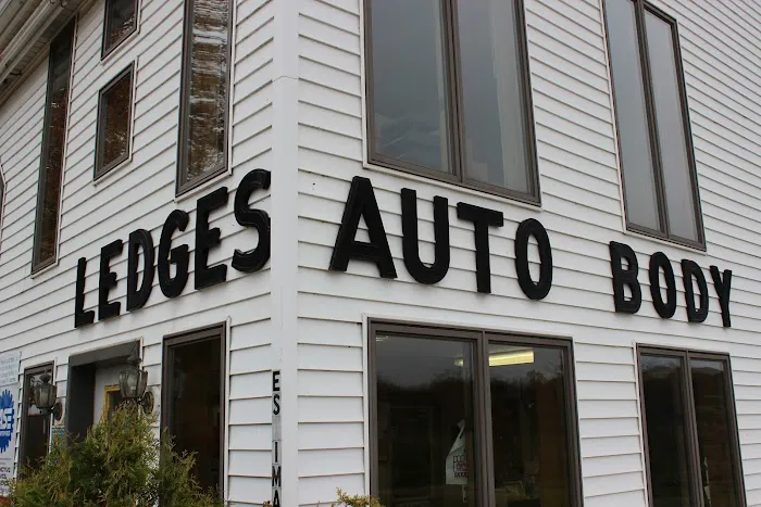 Ledge's Auto Body 5