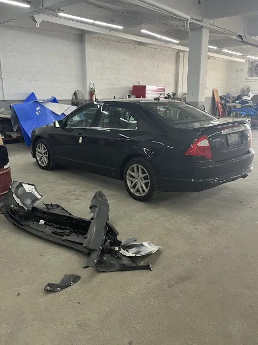 Mission Ford of Dearborn Body Shop 3