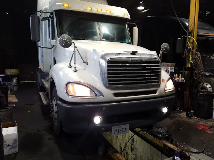 Motown Truck Repair 8