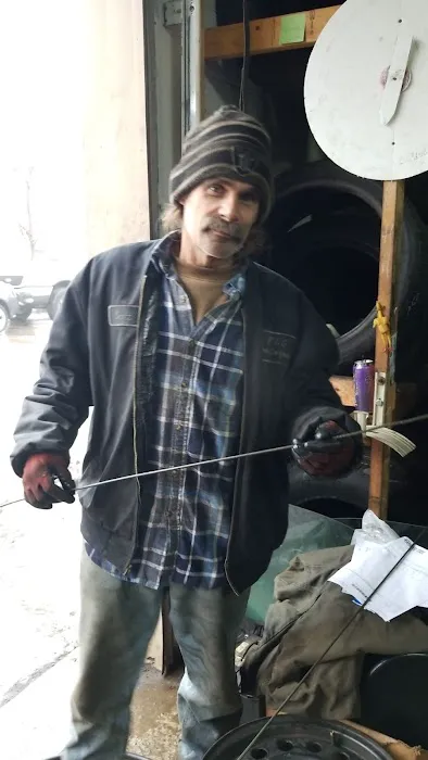 EDY'S TIRE SHOP 4