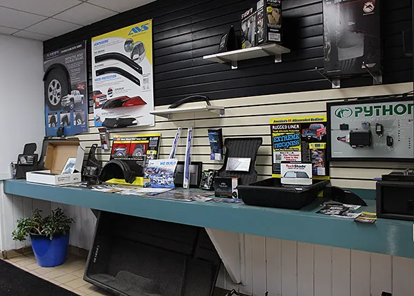 Auto One Glass & Accessories 3