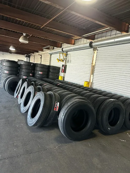 A To Z Truck and Trailer Services 9