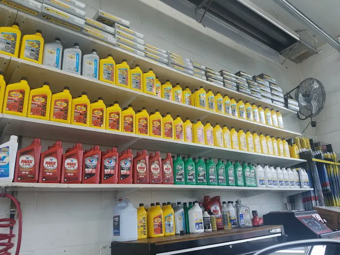 Utica Oil Change Center 8