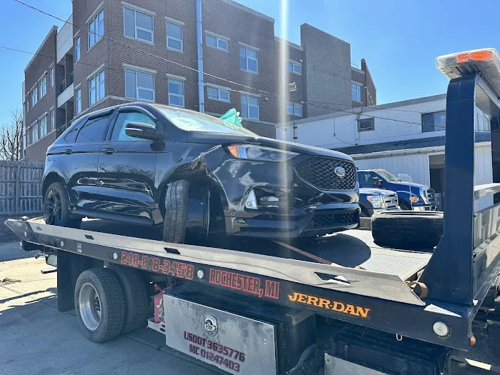 Christian's Auto Repair & Towing 8