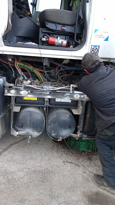 Lara Truck Roadside Service 1