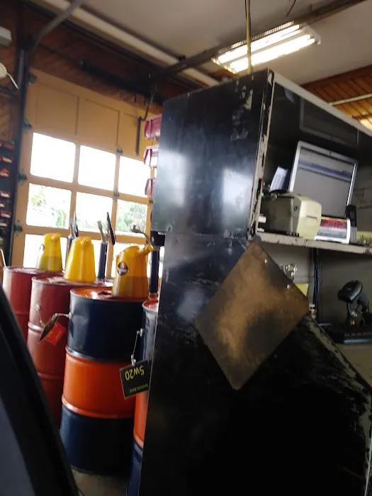 Uncle Ed's Oil Shoppe 8