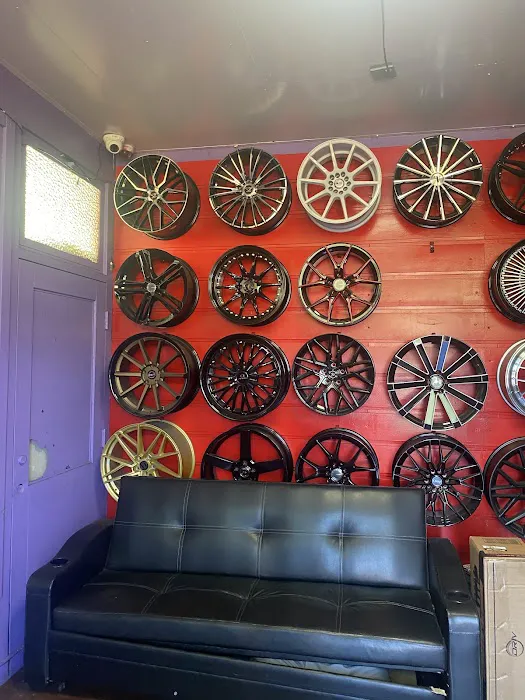 TIRE WHEEL DISCOUNTED 3