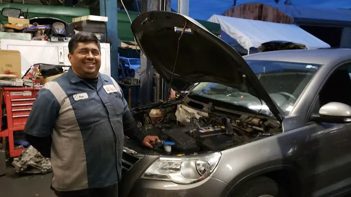 Meekland Auto Repair 7
