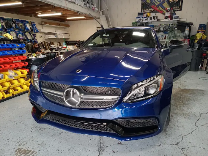 Golden Stereo Window Tint 9
