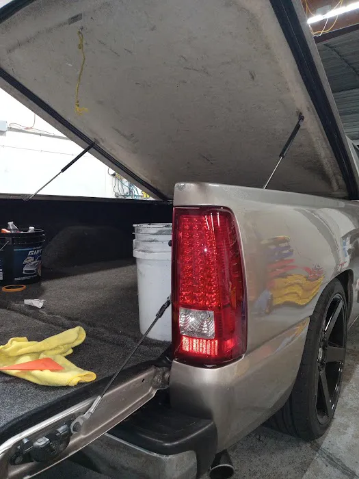 Golden Stereo Window Tint 8
