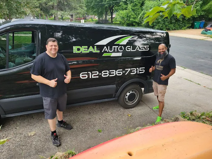 Ideal Auto Glass LLC 2