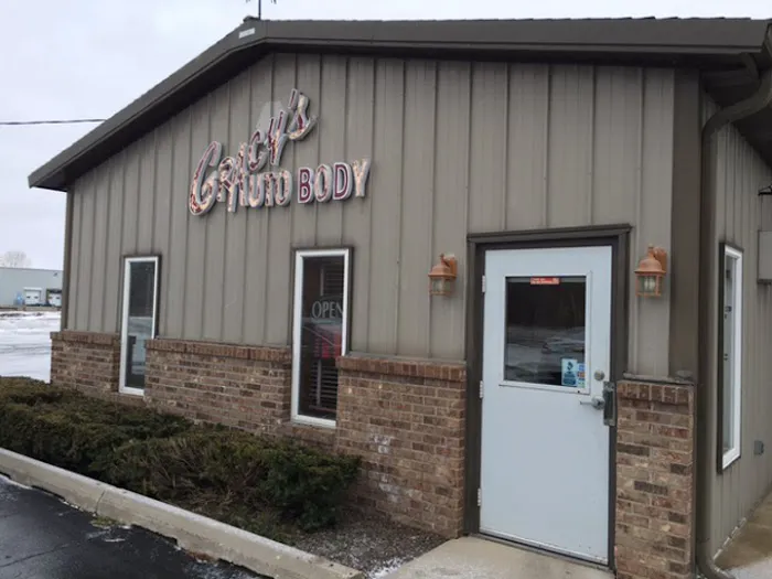 Gracy's Auto Body 5