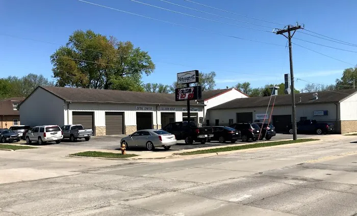 Hawkeye Auto Body 4