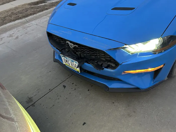 Hawkeye Auto Body 2
