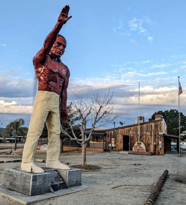 Muffler Man: Indian Warrior 2