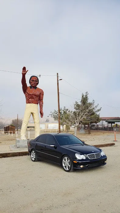 Muffler Man: Indian Warrior 1