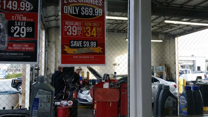 Sparkling Image Express Oil Change 2
