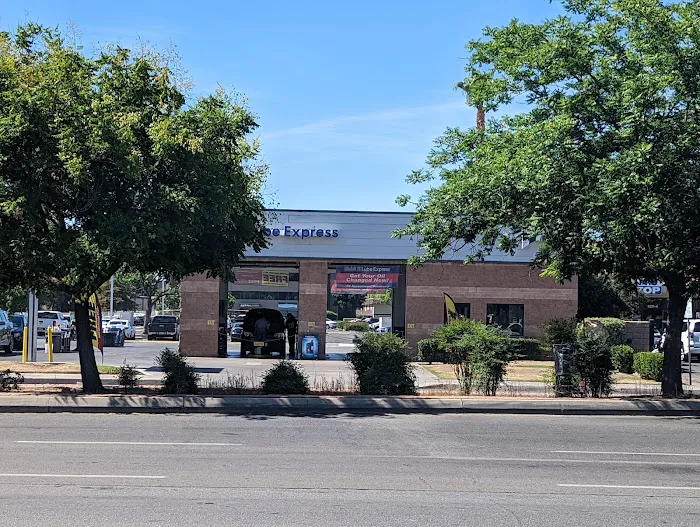 Sparkling Image Express Oil Change 0