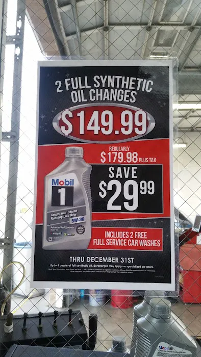 Sparkling Image Express Oil Change 6