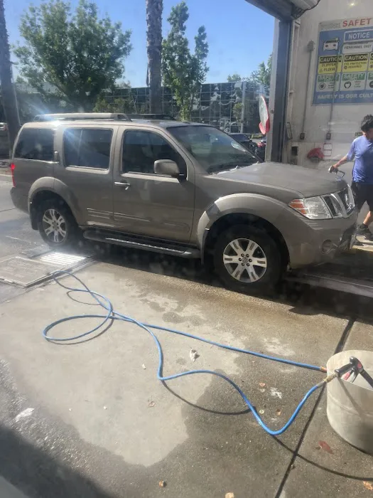 Sparkling Image Express Oil Change 9