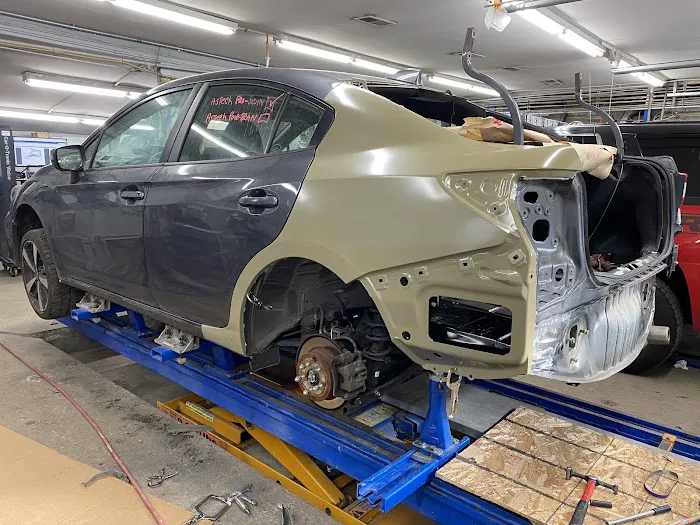 Lisi's Auto Body Inc 2