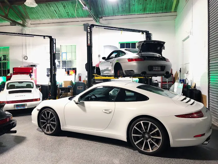 BUTZIGEAR - The Porsche Shop 0
