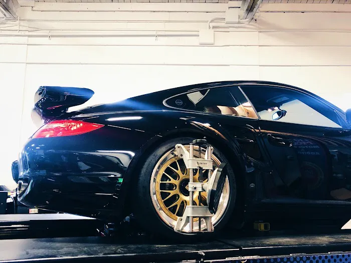 BUTZIGEAR - The Porsche Shop 8
