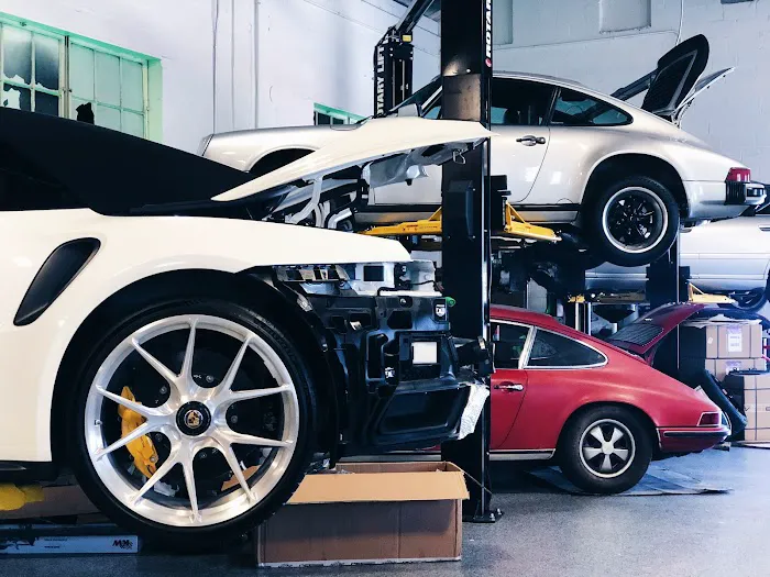 BUTZIGEAR - The Porsche Shop 2