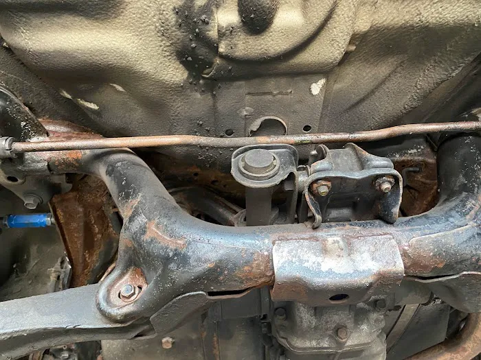 Robinson's Auto & Tire Shop LLC & undercoating 1
