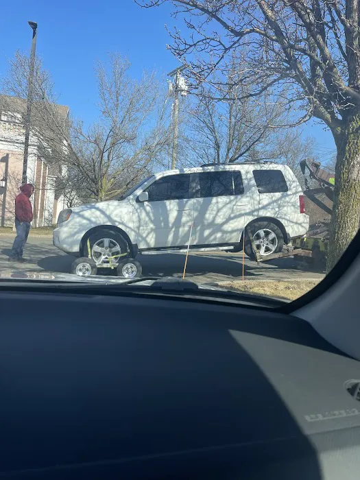 Center Towing & Truck Repair 0