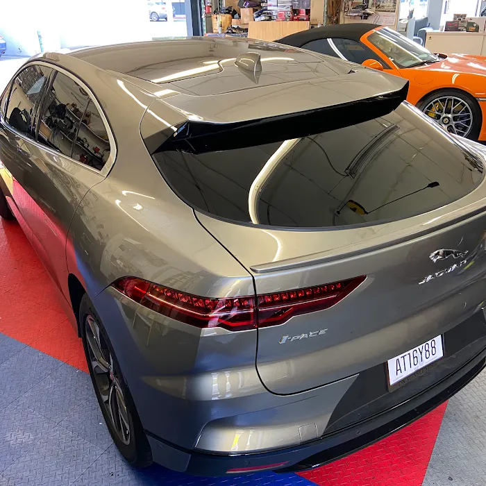 Auto Glass Services In SM 8