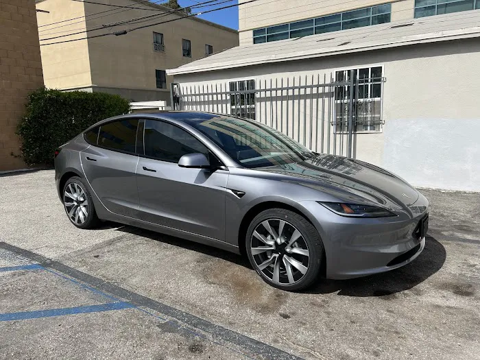 Santa Monica Car Sound & Window Tinting 4
