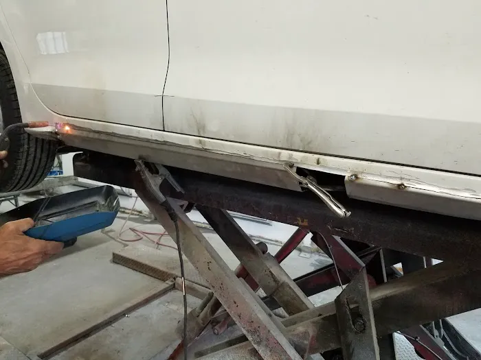Mamone's Auto Body 0