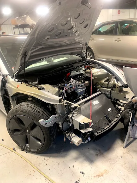Cole's Collision Center of Colonie 3