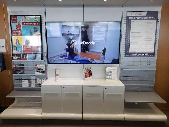 Woodfield Nissan Collision Center 7