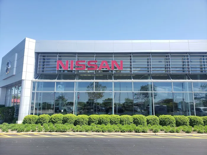 Woodfield Nissan Collision Center 2