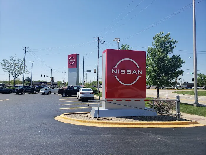 Woodfield Nissan Collision Center 8