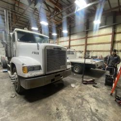 R & L Ultimate Truck Shop ico