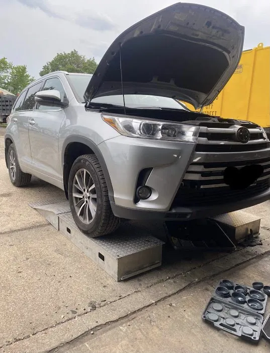 R & T Mobile Oil change 3