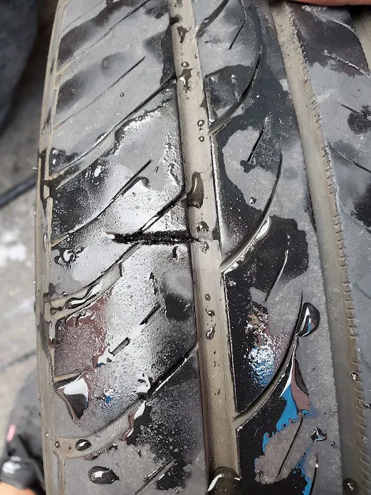Guadalajara Tires & Auto Repair 8